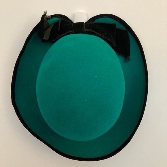 Darling green hat with brim - Picture 3 of 4